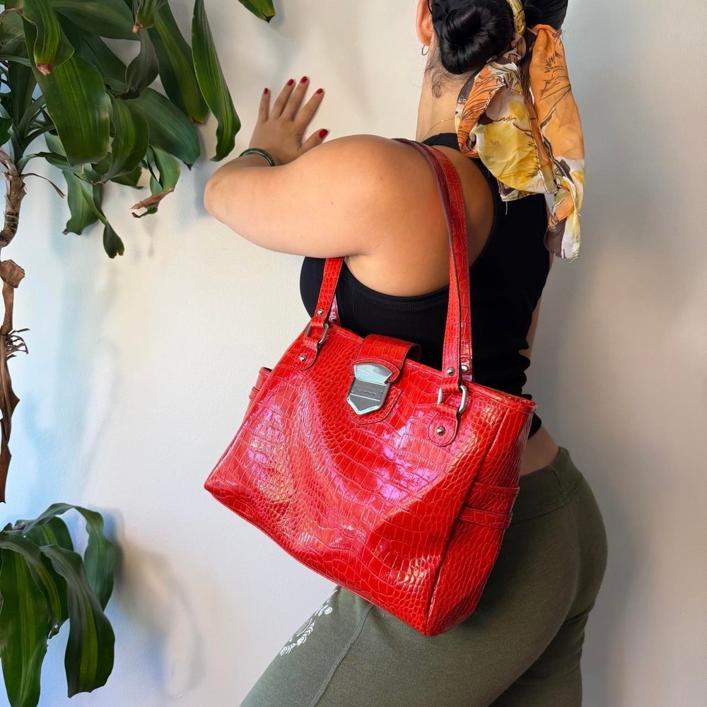 Liz Claiborne 90s Red Patent Croc Embossed Shoulder Bag Tote Purse